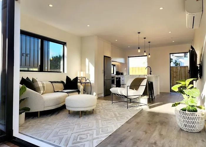 Contemporary House With Carpark