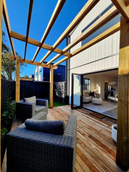 Apartment Contemporary House With Carpark Christchurch